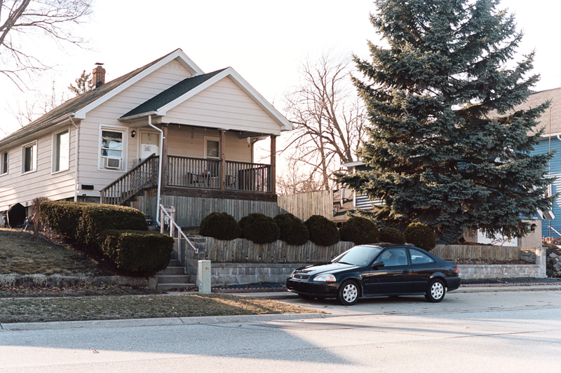 Illustration for article titled So I tried shooting Natura1600 at dusk/night